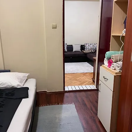 Viktorija Apartman * 波德戈里察